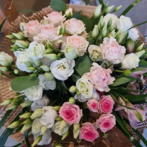 rose a grappolo e lisiantu